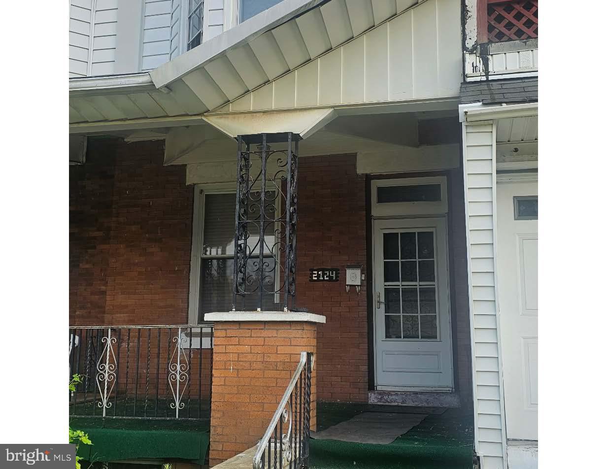 2124 W Erie Ave — photo