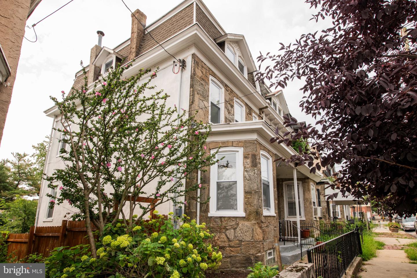 516 E High St — photo