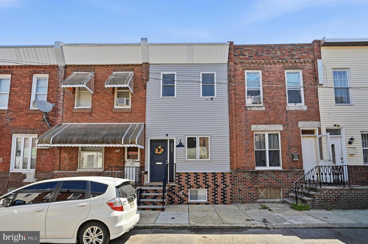 2527 S Fairhill St — photo