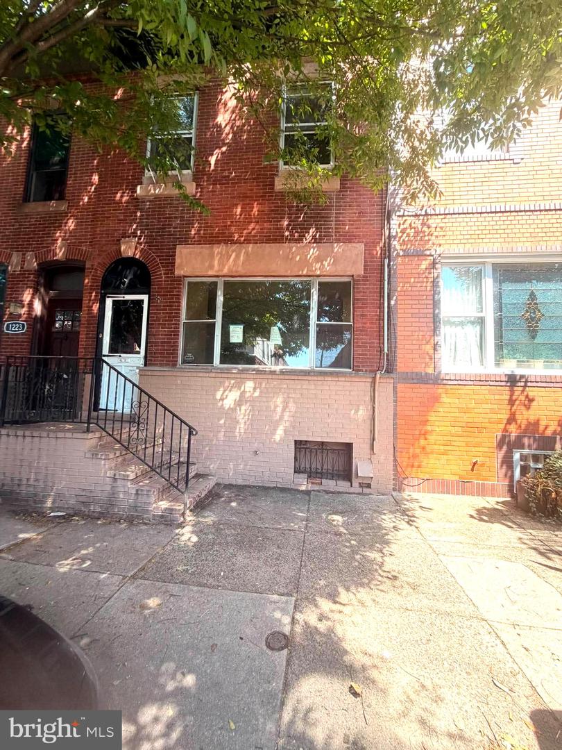 1221 Dickinson St — photo