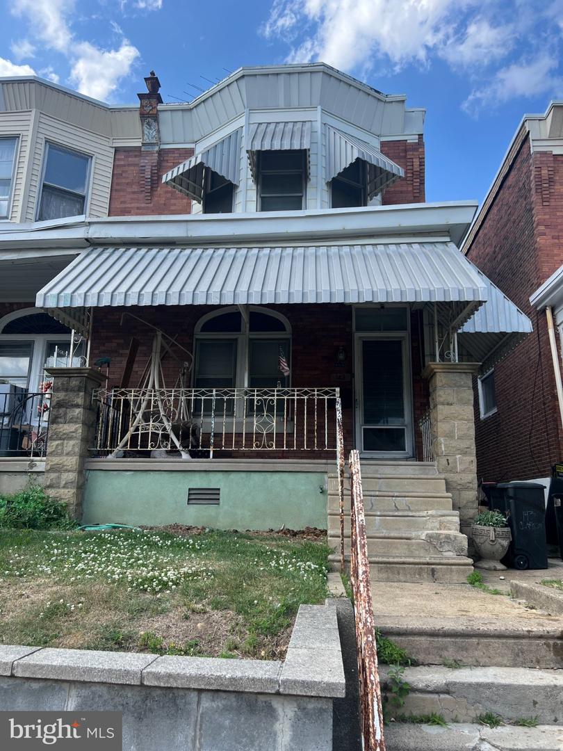 143 W Clarkson Ave — photo