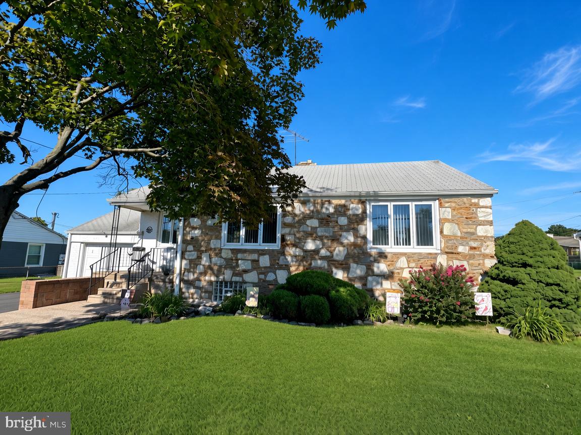 1111 Welsh Rd — photo