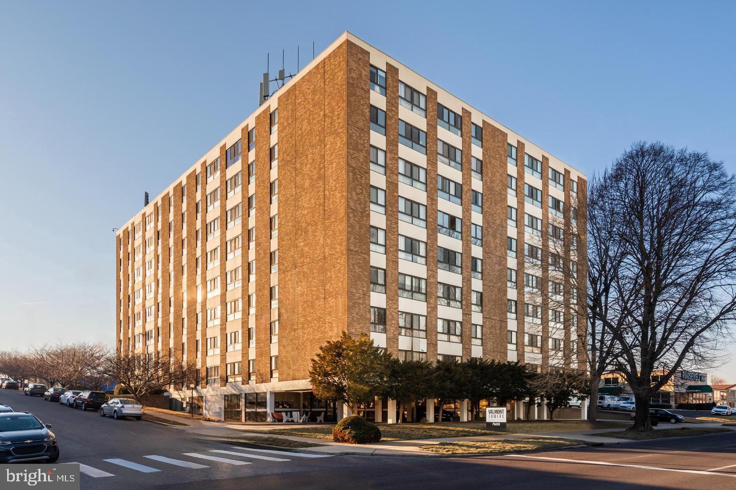 7600 E Roosevelt Blvd #903 — photo