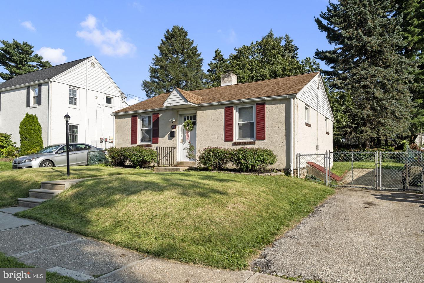 467 Evergreen Ave — photo