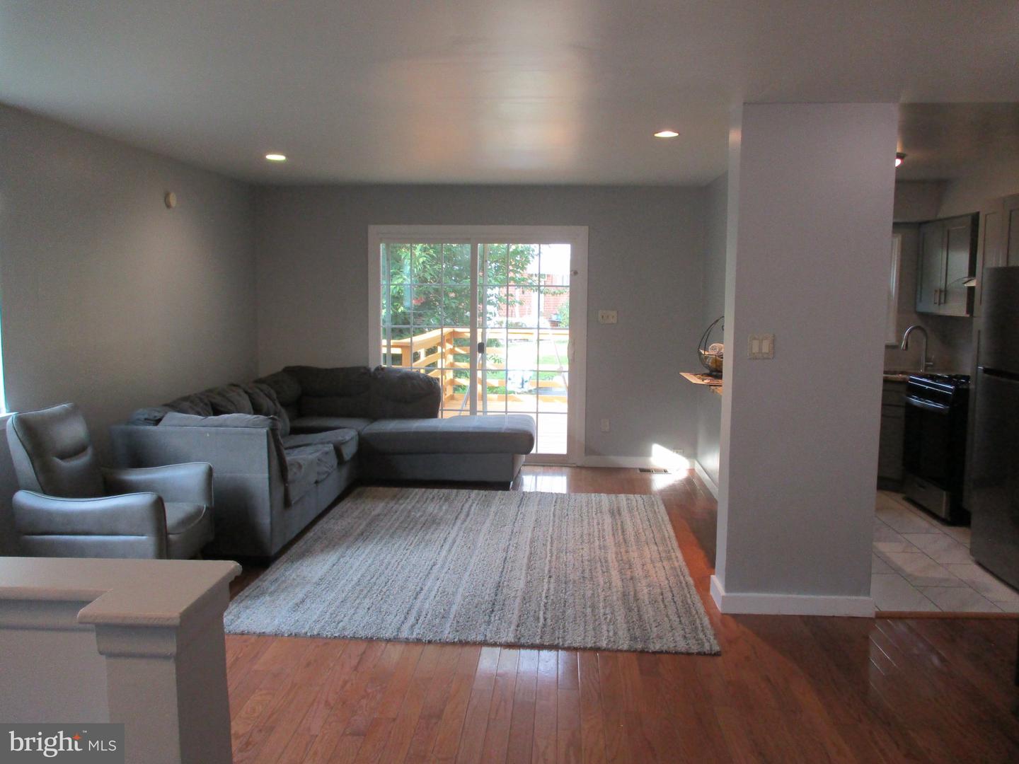 1537 Stoney Ln #B — photo