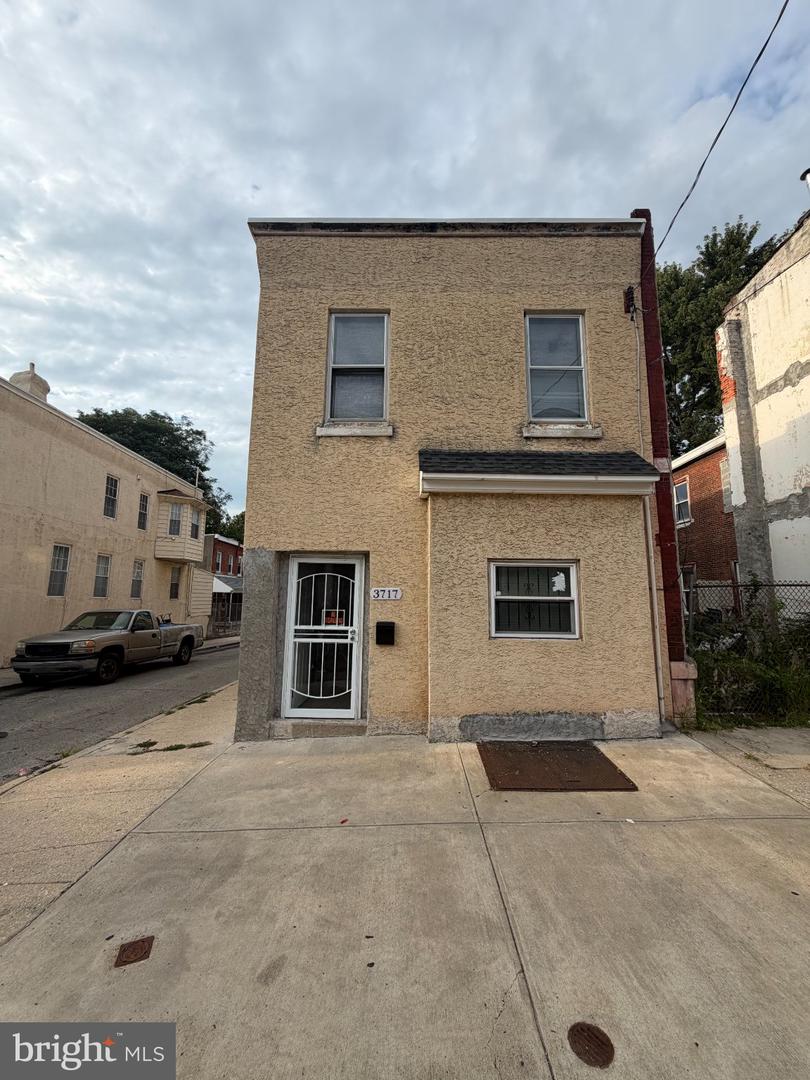 3717 Fairmount Ave — photo