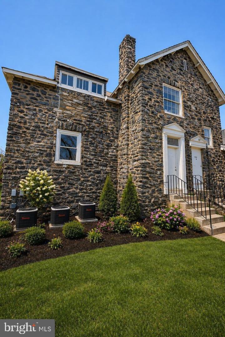 5608 Ridge Avenue #R1, Philadelphia, PA 19128