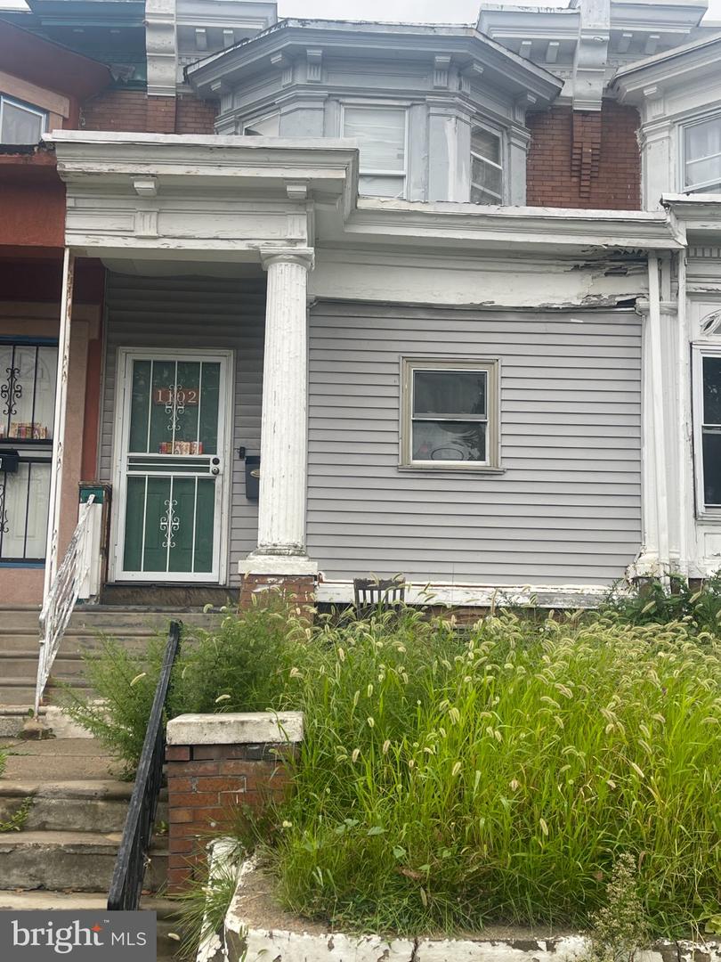 1102 W Wyoming Ave — photo