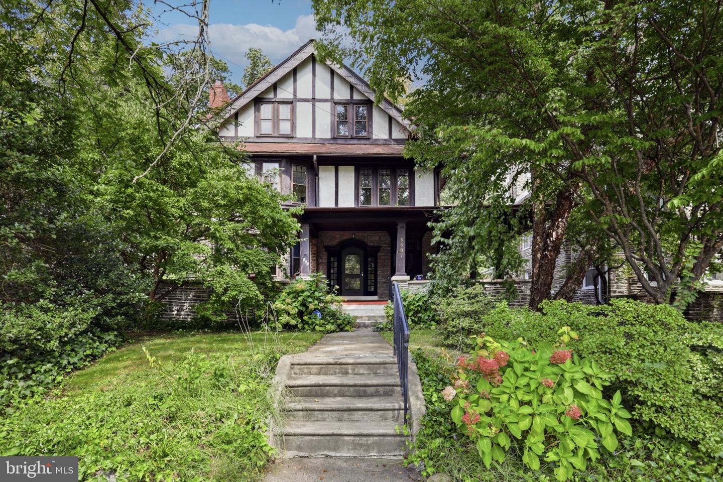 6607 Lincoln Dr — photo