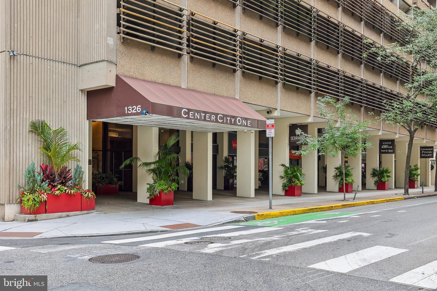 1326-42 Spruce St #2806 — photo
