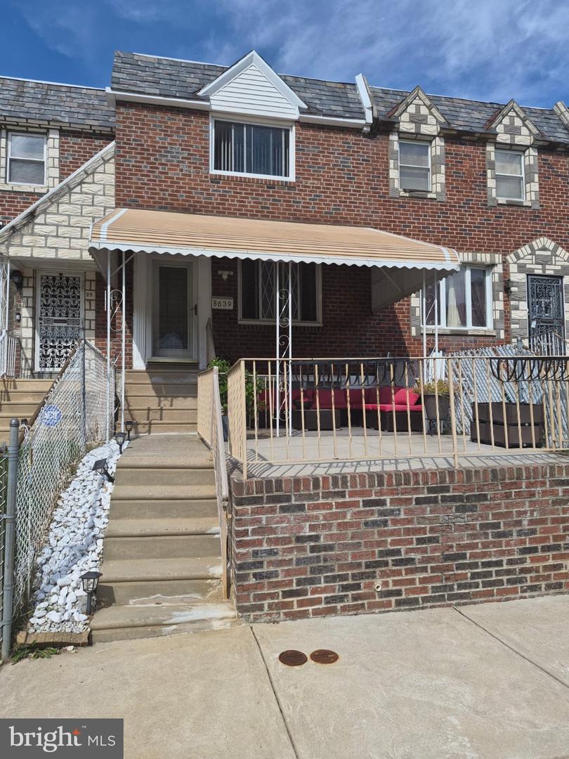 8639 Rugby St — photo