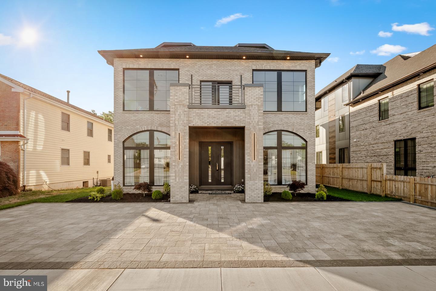 9741 Krewstown — photo
