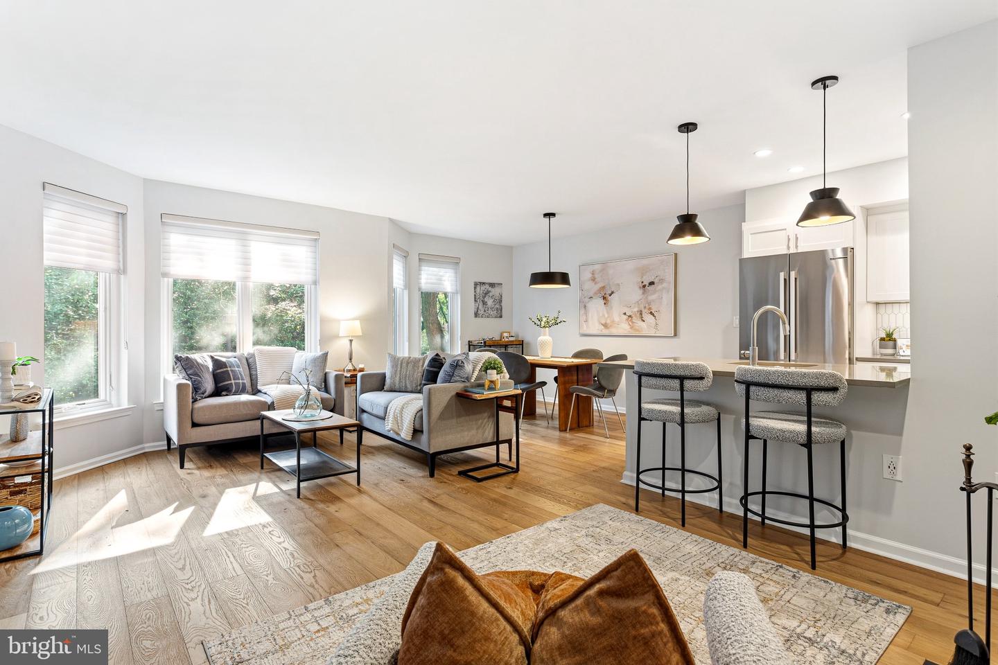 1119 Pine St #206 — photo