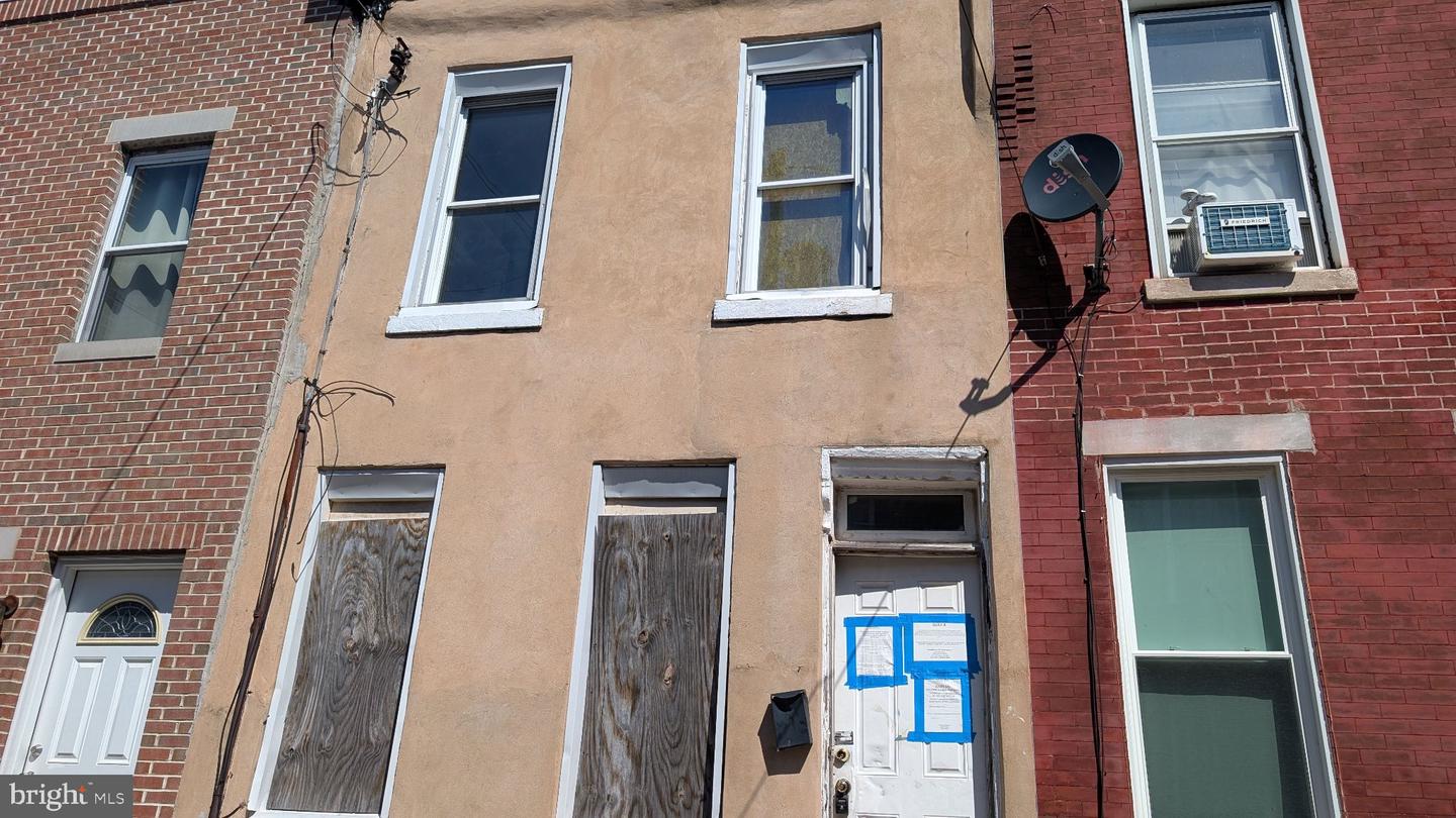 2323 Greenwich — photo