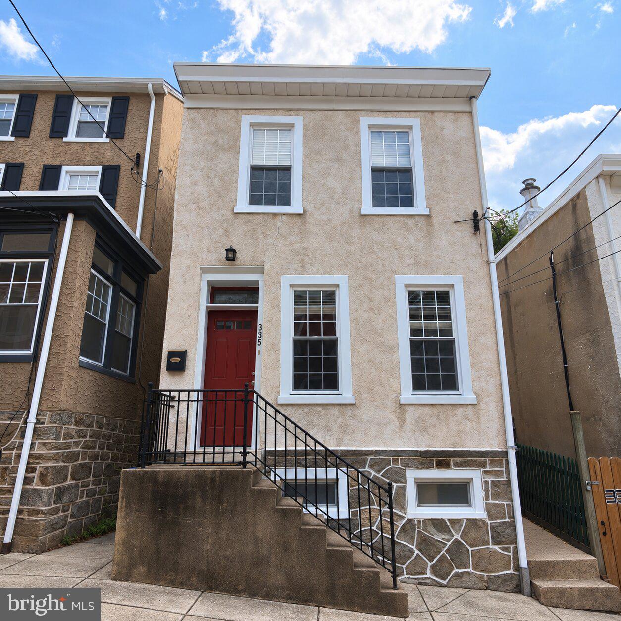 335 Carson St — photo