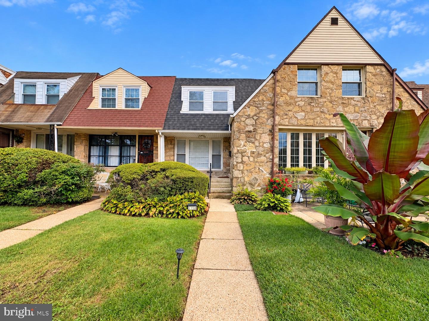 1158 E Vernon Rd — photo