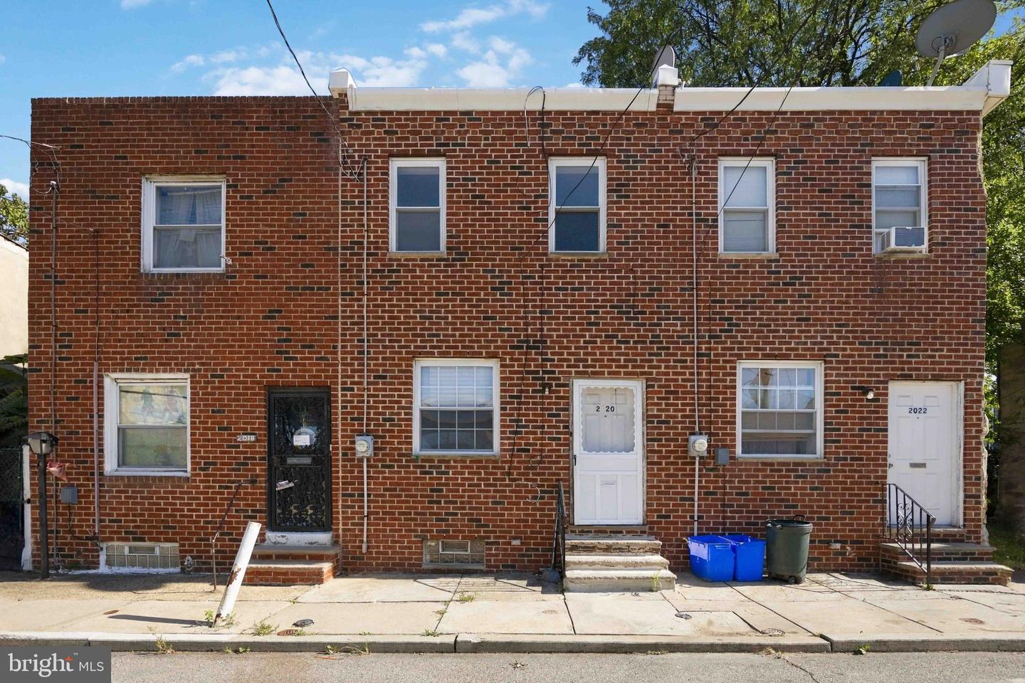 2020 Newcomb St — photo