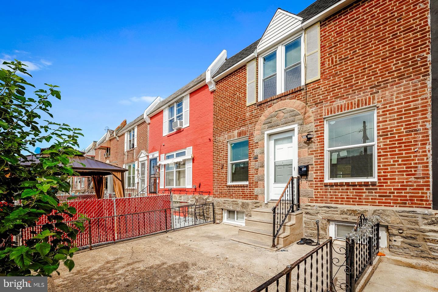 613 Anchor — photo