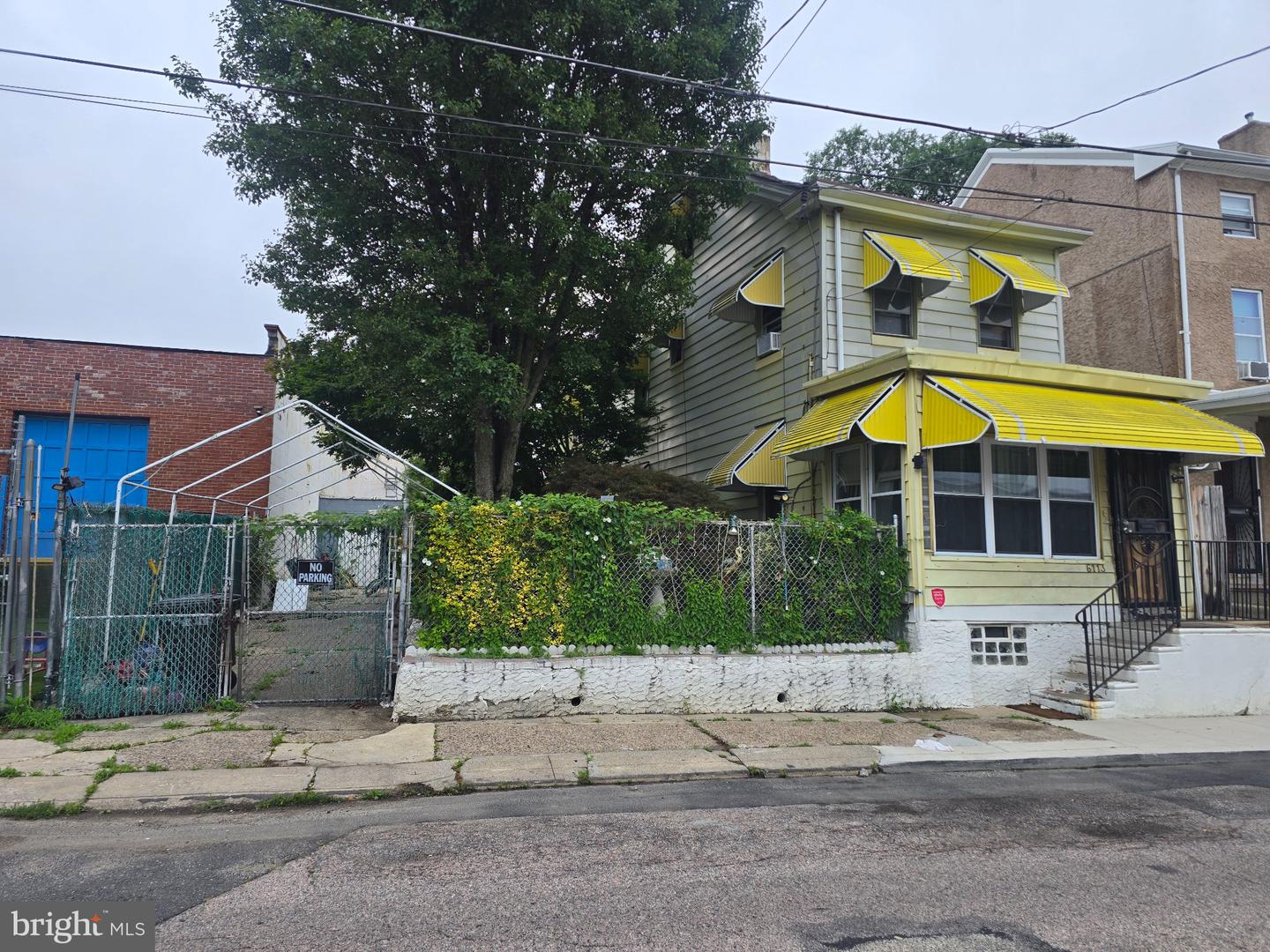 6113 N Lambert St — photo