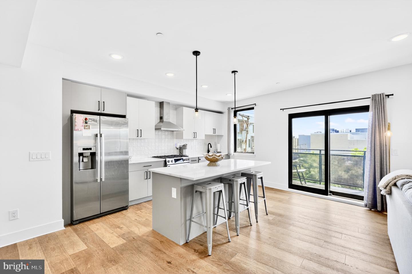 1801 Fairmount Ave #- Unit 303 — photo