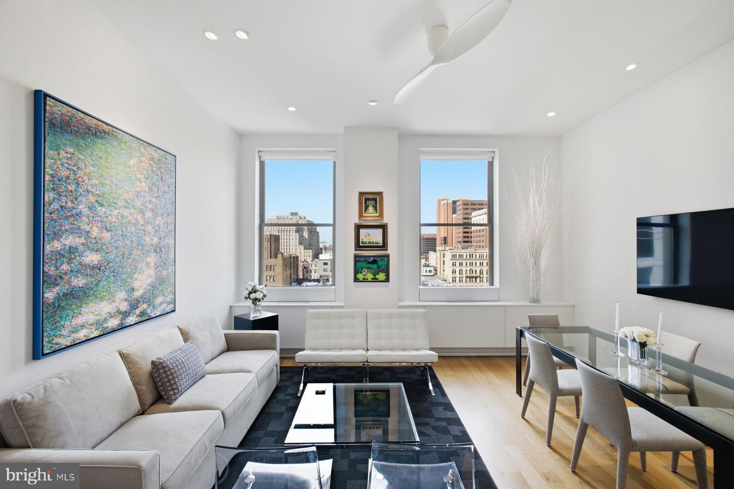 210 W Washington Sq #6N — photo