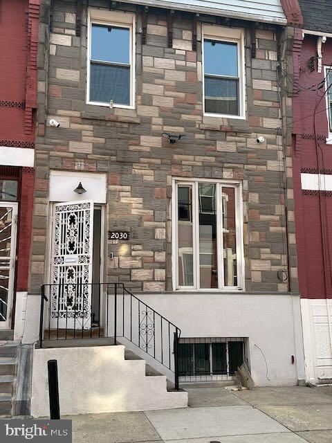 2030 N Carlisle St — photo