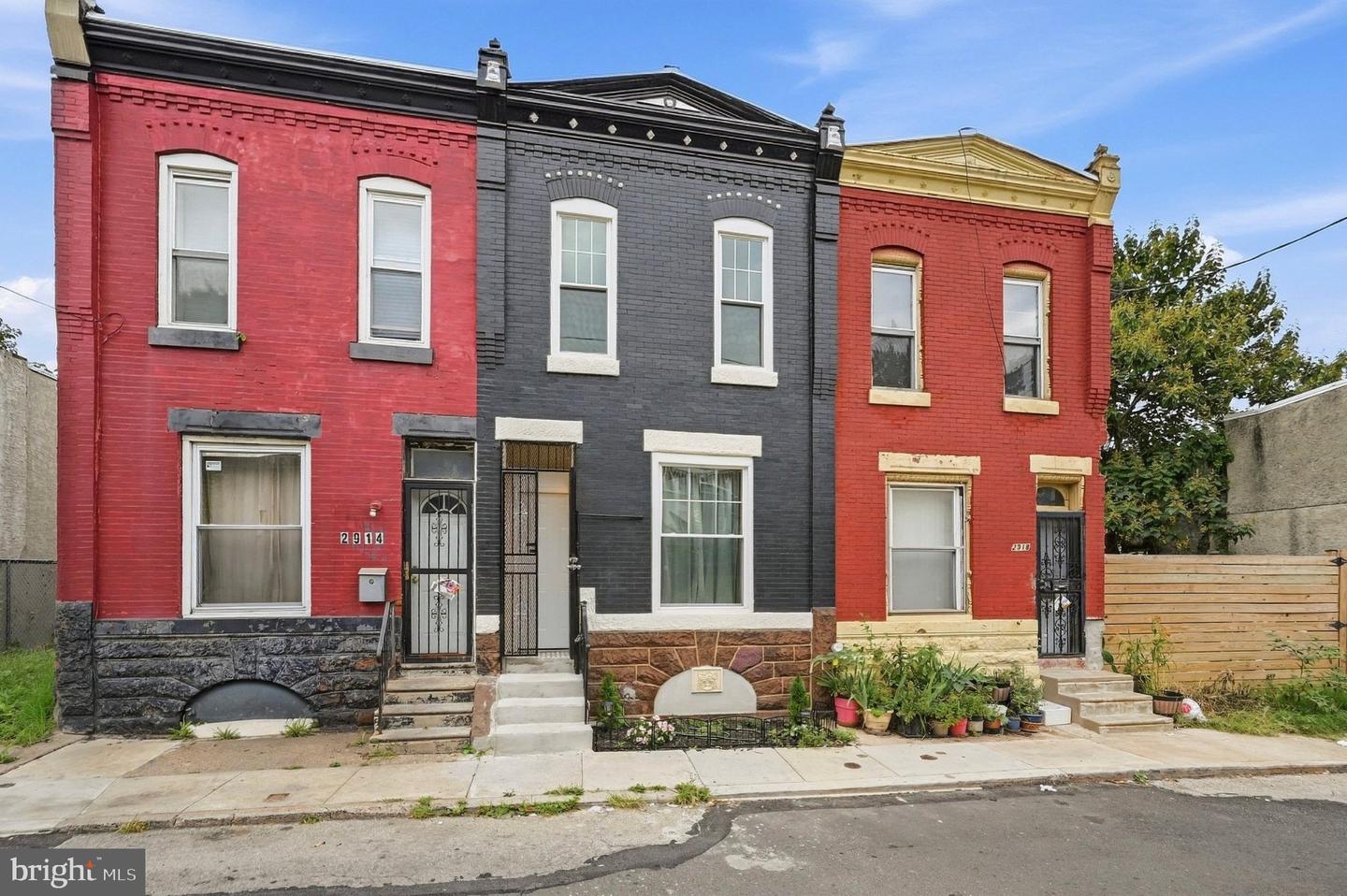 2916 Page St — photo