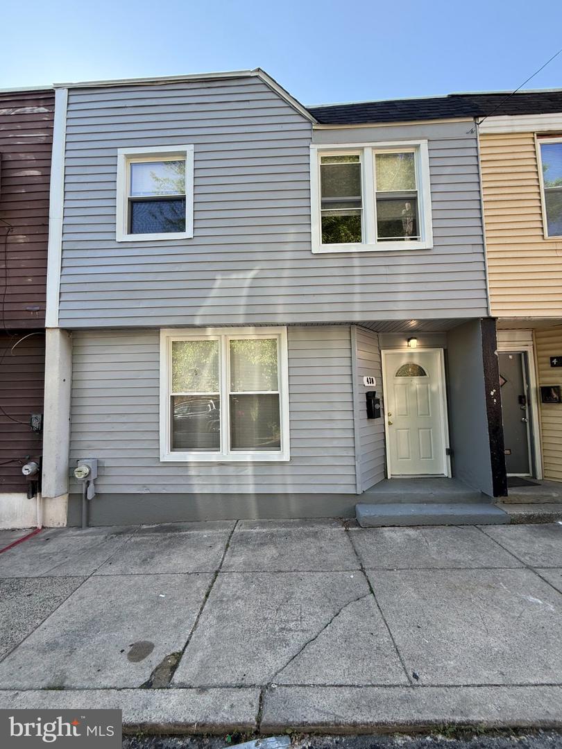 430 E Mechanic St — photo