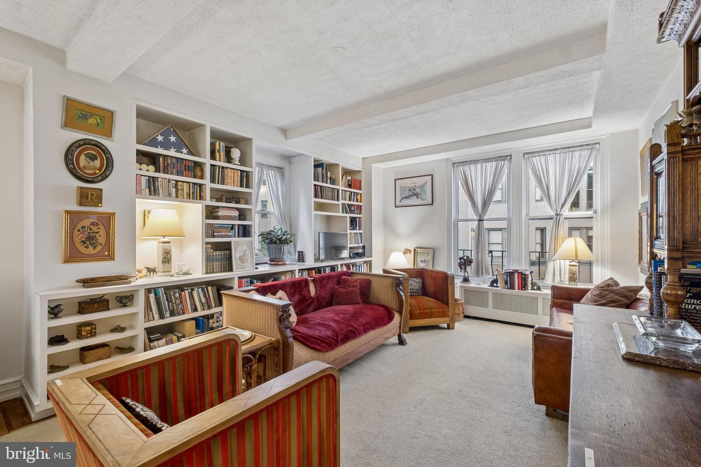 1901 Walnut St #4F — photo
