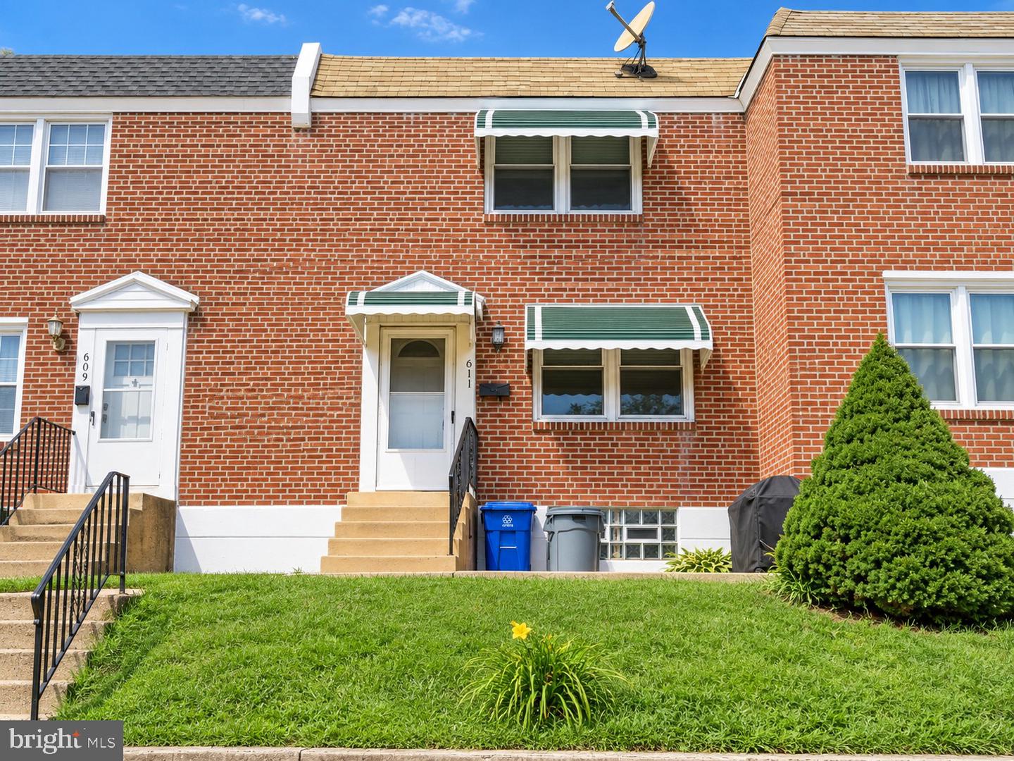 611 Green Ln — photo
