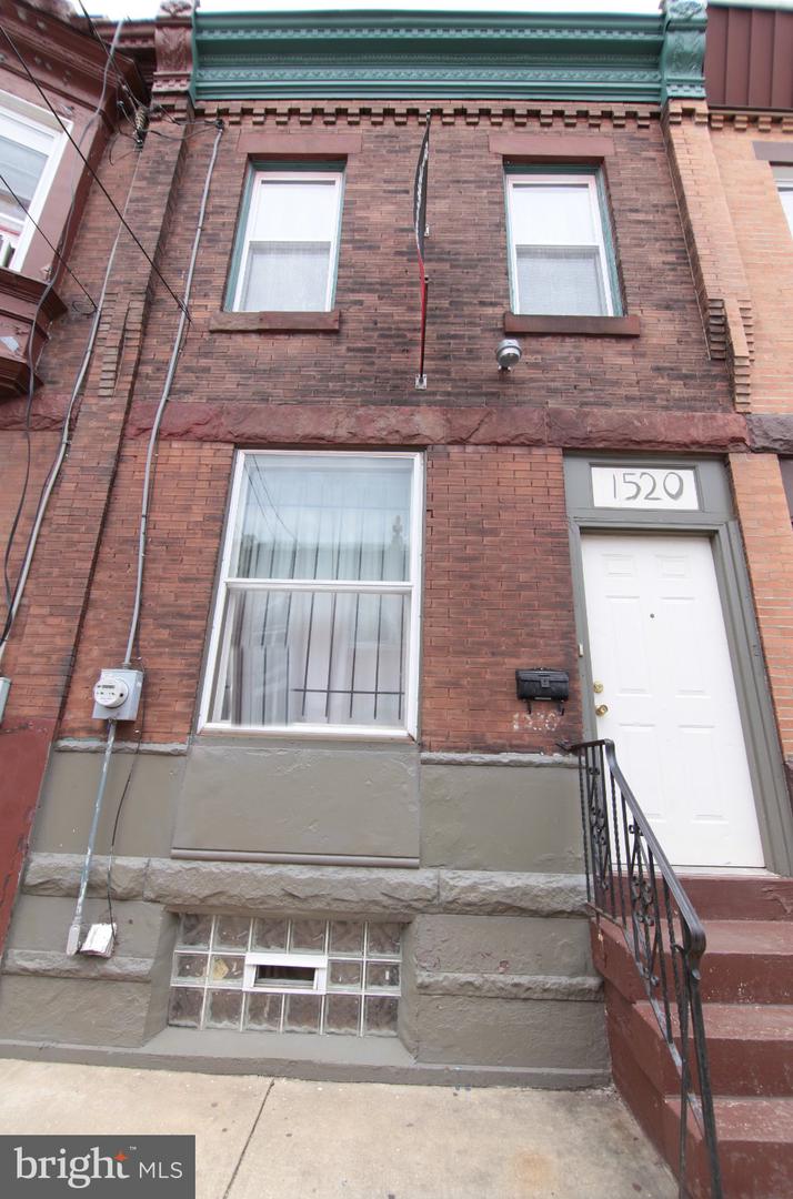1520 Page St — photo