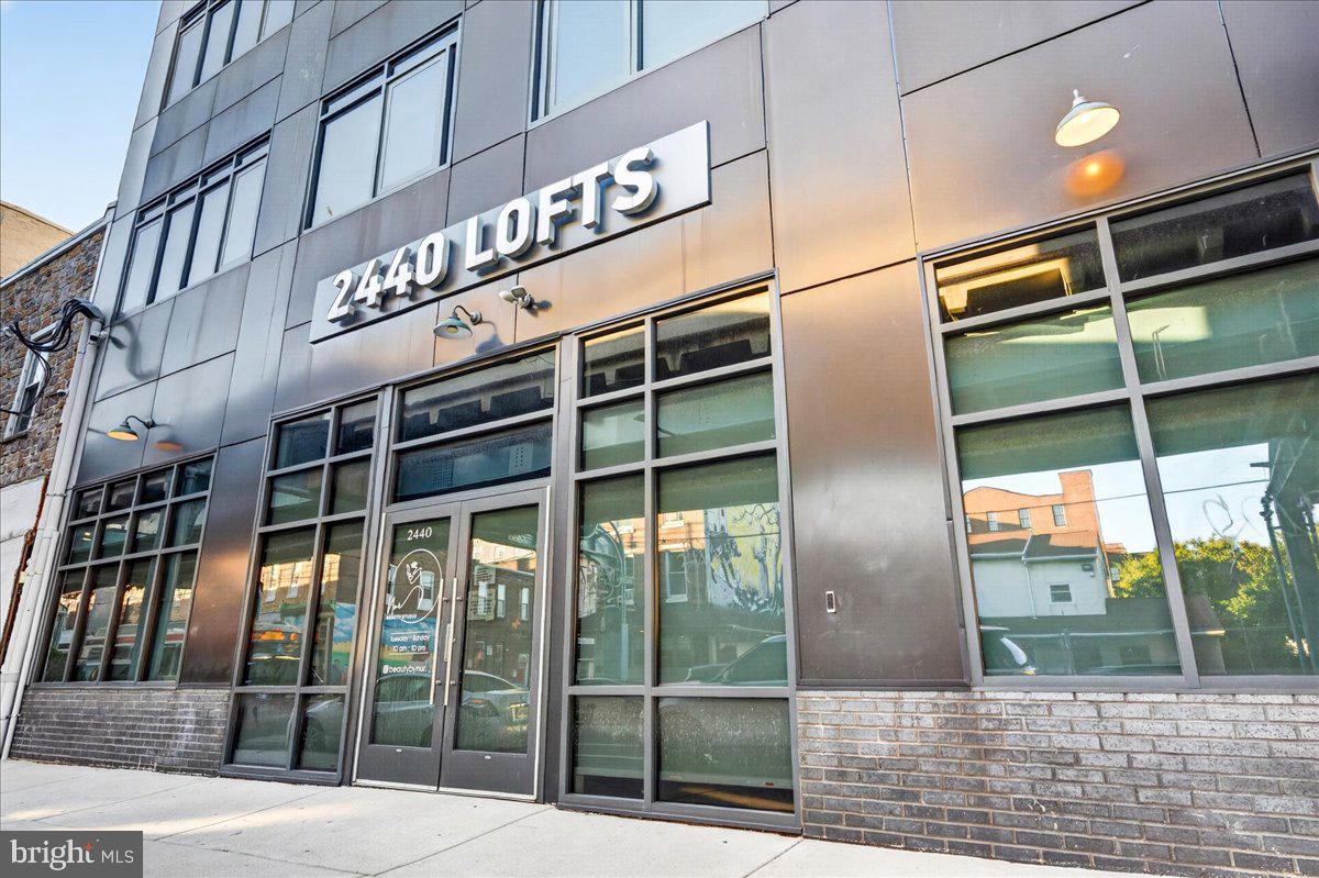 2440 Kensington Ave #100 — photo