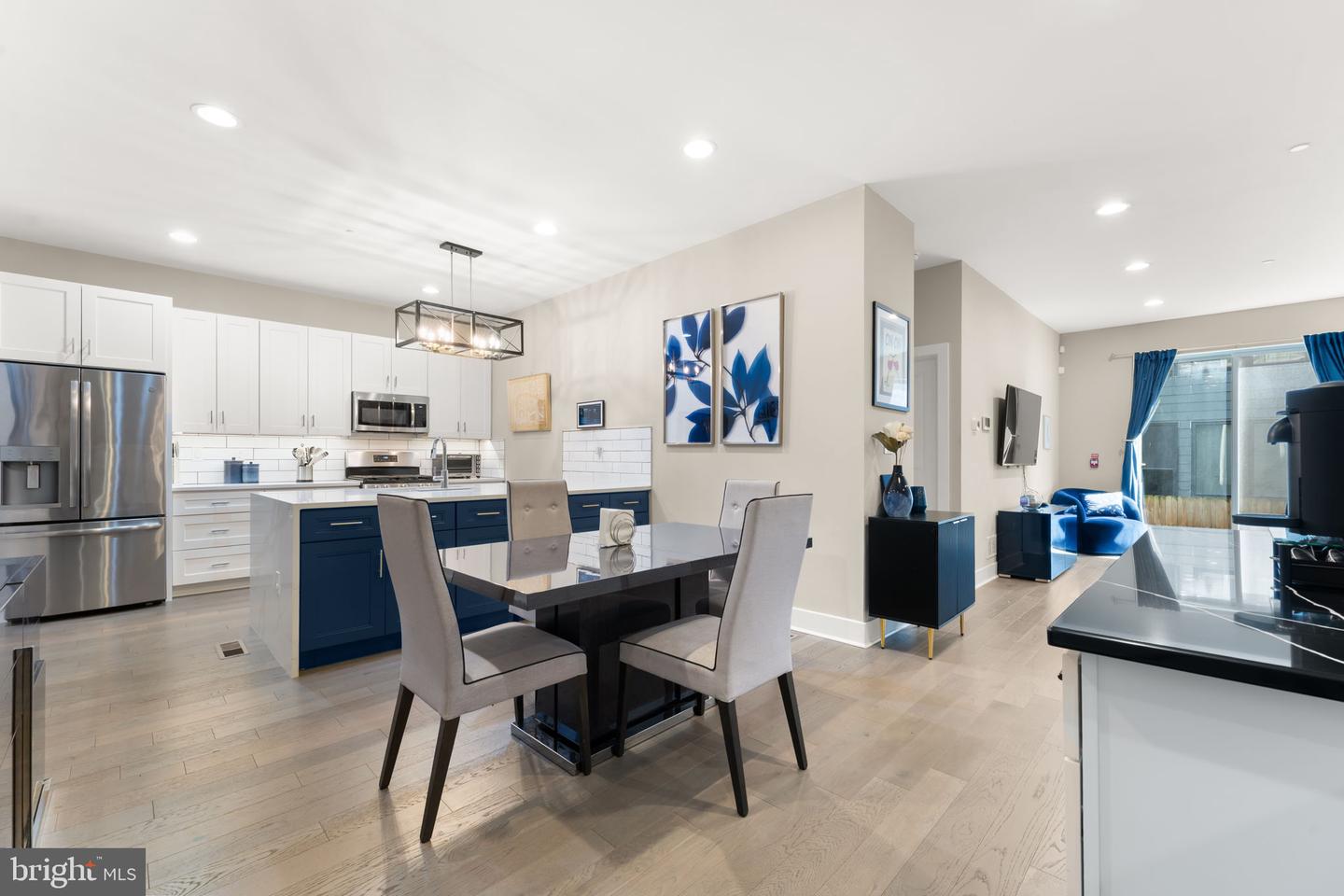 819 N Uber St #2 — photo