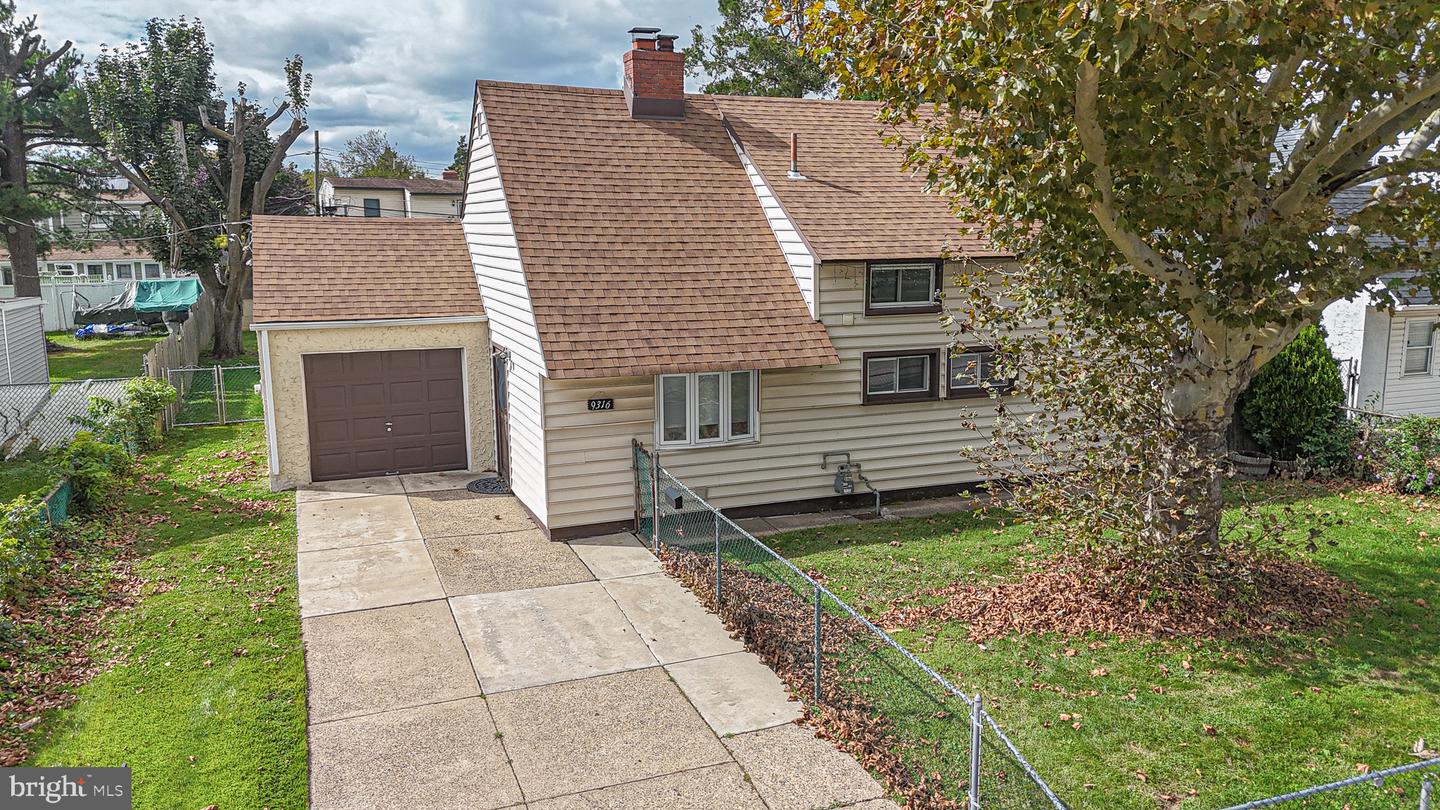 9316 Academy Rd — photo