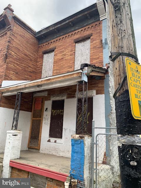 2502 N Myrtlewood St — photo