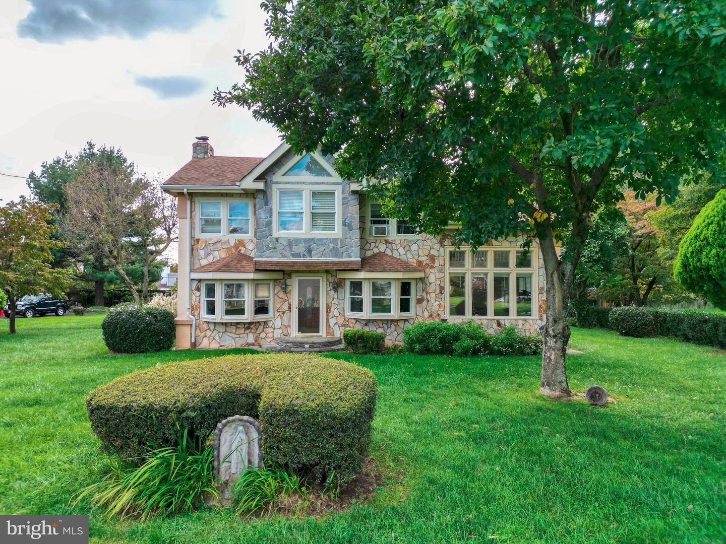 694 Welsh Rd — photo