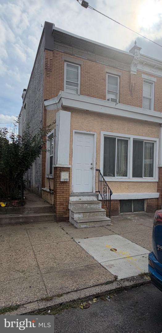 154 W Clarkson Ave — photo