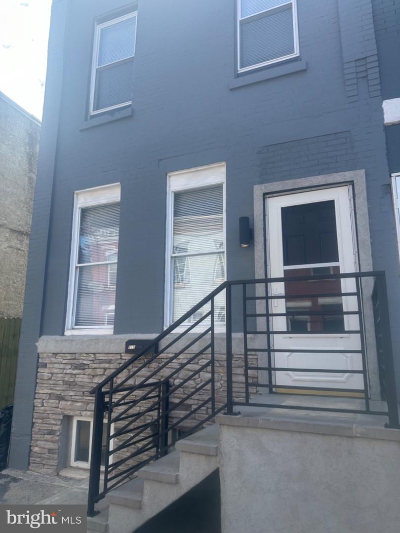 810 W Birch St — photo