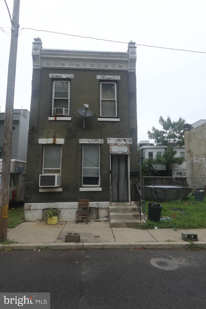 1019 W Monmouth St — photo