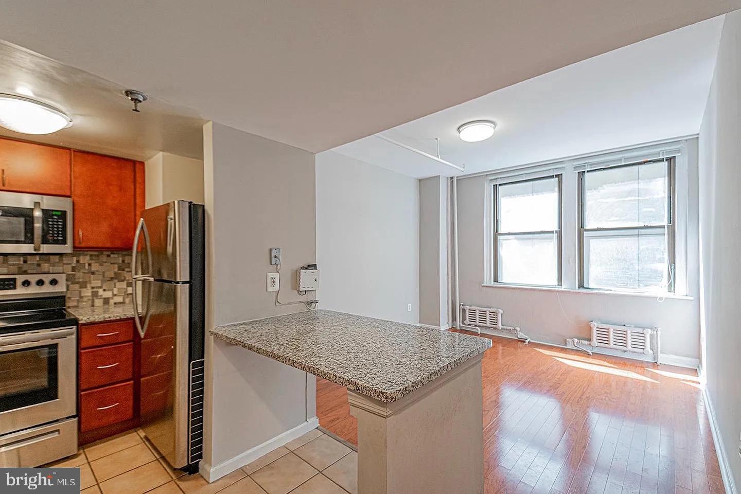 1324 Locust St #207 — photo