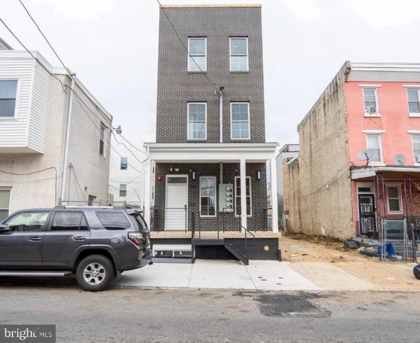 3861 Fairmount Ave — photo