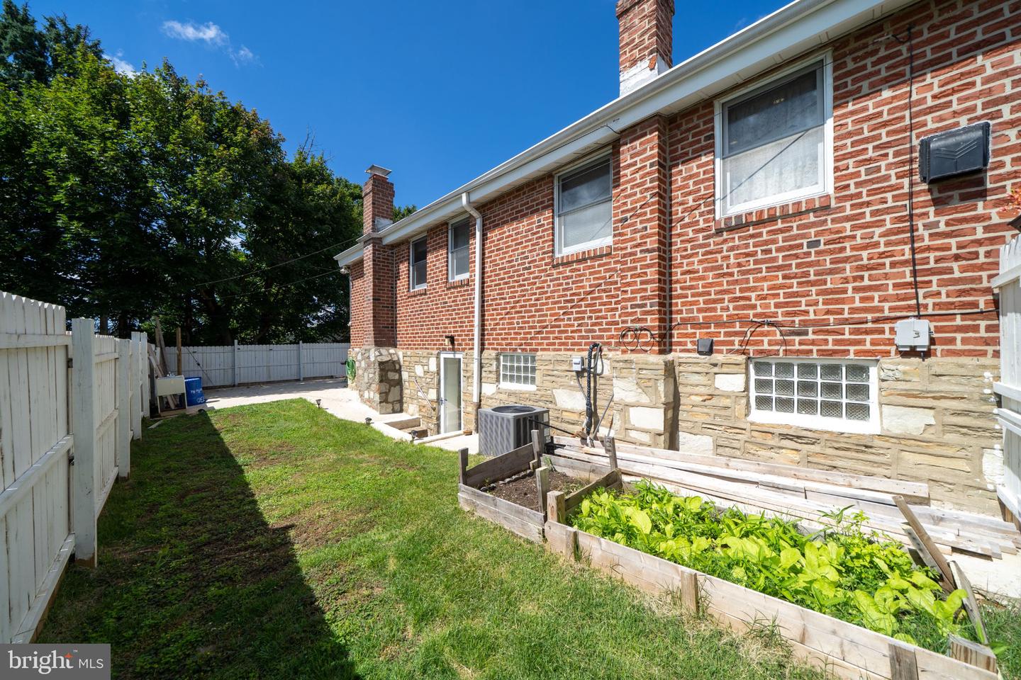730 Charette Road, Philadelphia, PA 19115 — photo 2