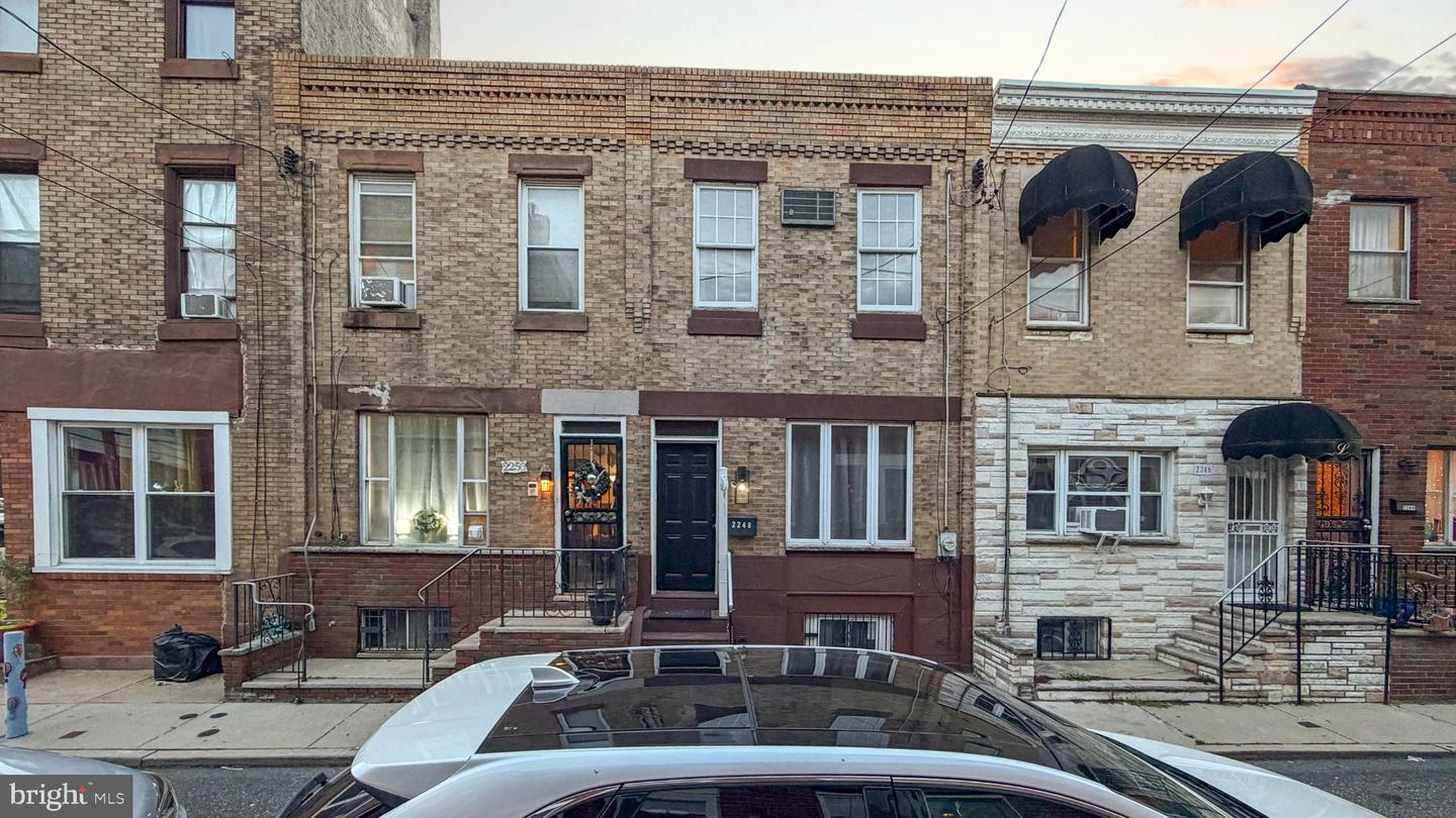 2248 Hicks St — photo