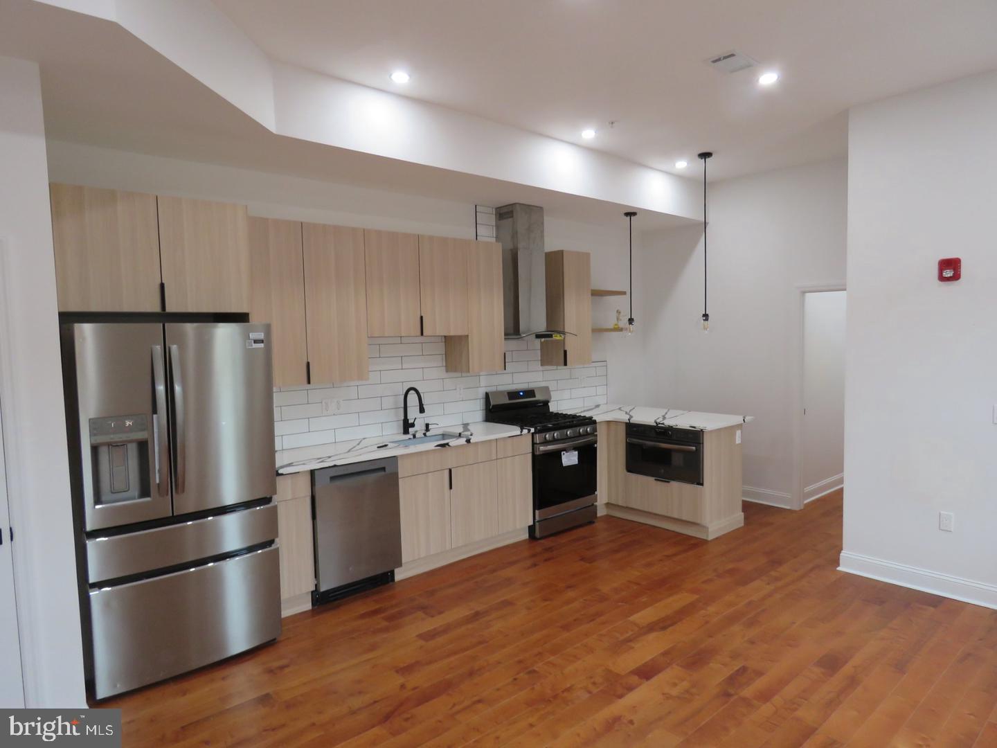 1252 S 21st St #Apt. 2 3rd Floor — photo