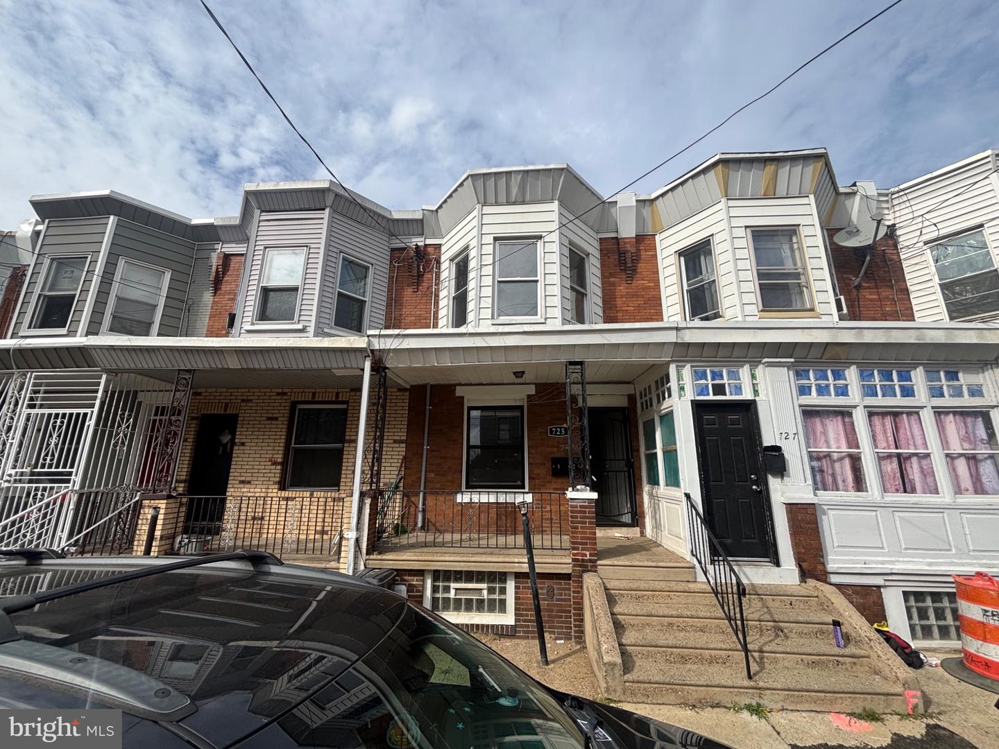 725 Cornwall St E #1 — photo