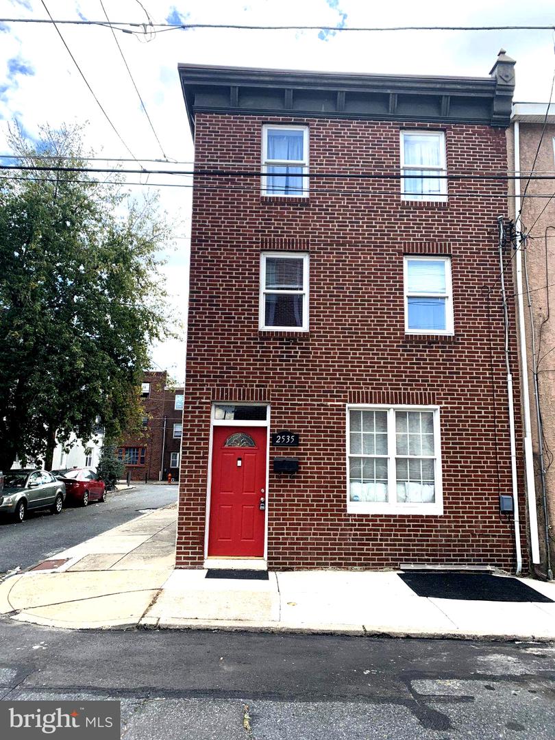 2535 Tilton St — photo