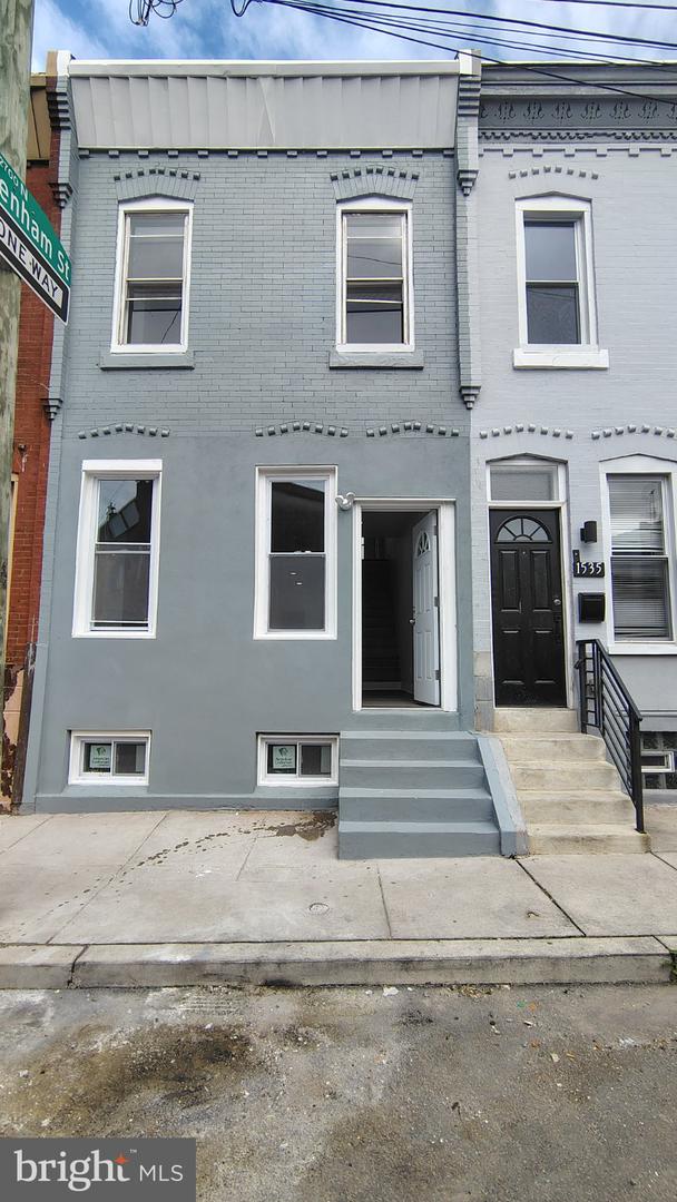 1537 W Seltzer St — photo