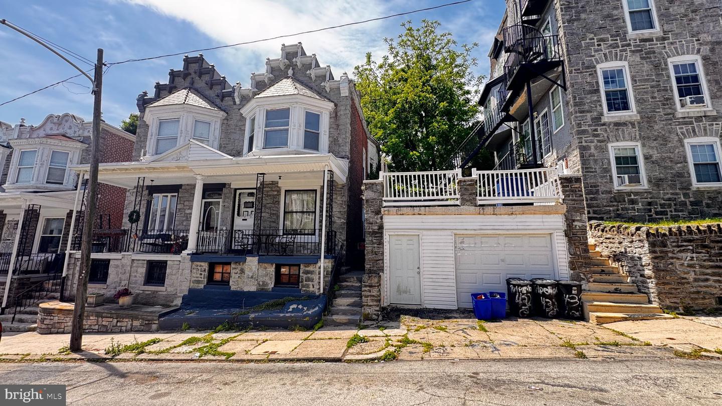 6130 Ross St — photo