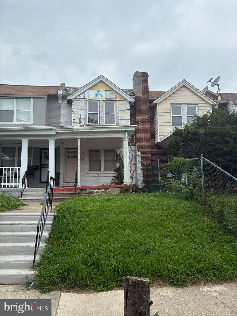861 E Price St — photo
