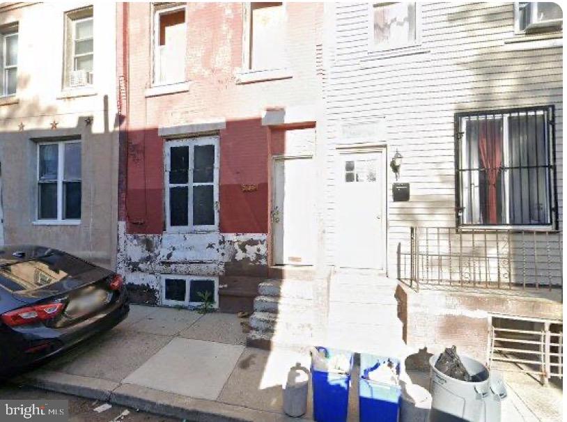2342 N Beechwood St — photo